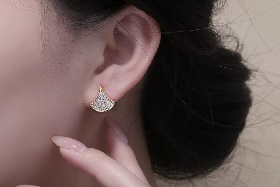 D-Color Moissanite Earrings – S925 Sterling Silver Light Luxury High-End Studs