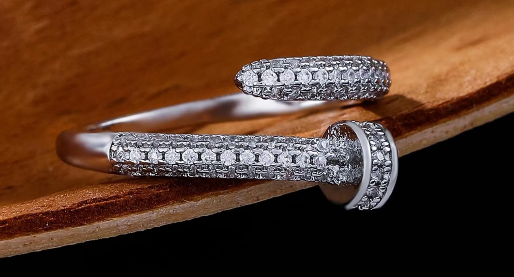 Elegant Open Zircon Ring for Women – Minimalist Light Luxury Adjustable Fashion Ring